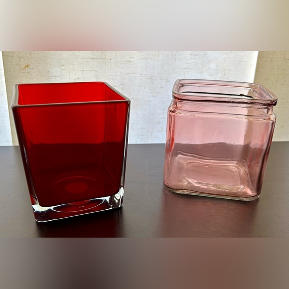 Two flower vases, containers and/or candle holders. - Picture 2 of 8